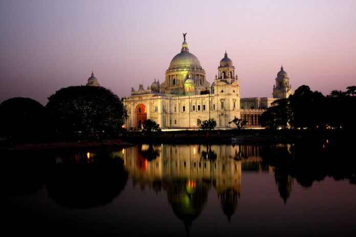 Victoria Memorial - Kolkata Photo By Suman Munshi