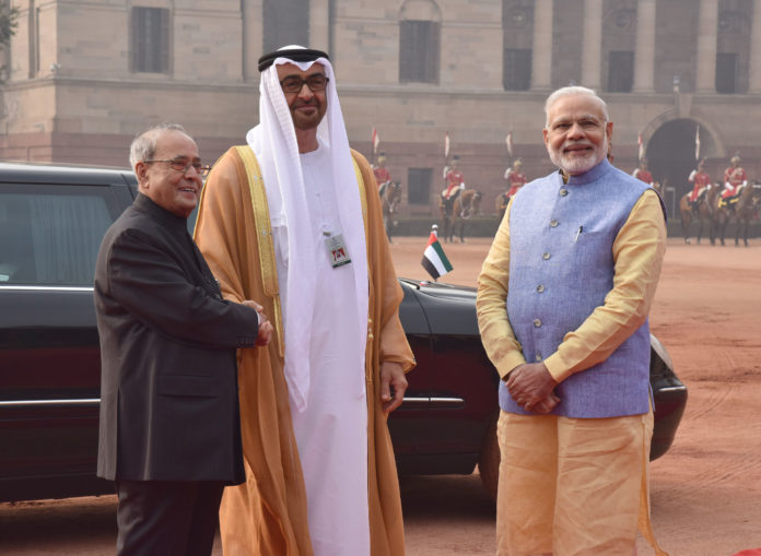 The Crown Prince of Abu Dhabi, Deputy Supreme Commander of U.A.E. Armed Forces, General Sheikh Mohammed Bin Zayed Al Nahyan being received by the President, Shri Pranab Mukherjee and the Prime Minister, Shri Narendra Modi, at the ceremonial reception, at Rashtrapati Bhavan, in New Delhi on January 25, 2017.