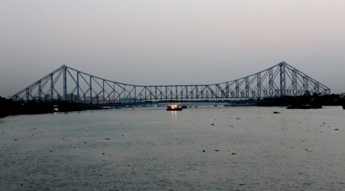 Howrah Bridge - An Evening on Ganga