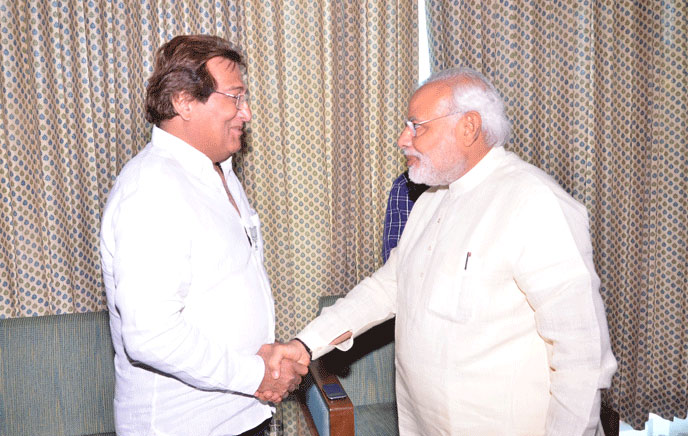 Narendra Modi with Vinod Khanna