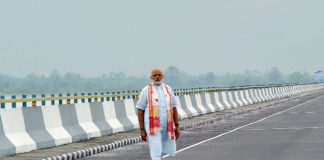 The Prime Minister, Shri Narendra Modi at the Dhola Sadia Bridge, across River Brahmaputra, in Assam on May 26, 2017.