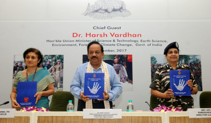 The Union Minister for Science & Technology, Earth Sciences and Environment, Forest & Climate Change, Dr. Harsh Vardhan releasing a souvenir on Role of SSB in combating Wildlife Crime, during the inaugural session of the seminar on Role of security forces in combating wildlife crimes, organised by the Sashastra Seema Bal (SSB), in New Delhi on September 22, 2017. The DG, SBB, Smt. Archana Ramasundaram and the Additional Director, Wildlife Crime Control Bureau, Smt. Tilotama Varma are also seen.