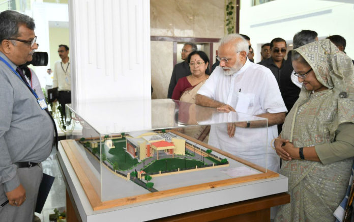 The Prime Minister, Shri Narendra Modi and the Prime Minister of Bangladesh, Ms. Sheikh Hasina during the inauguration of the Bangladesh Bhavan, at Santi Niketan, in West Bengal on May 25, 2018.