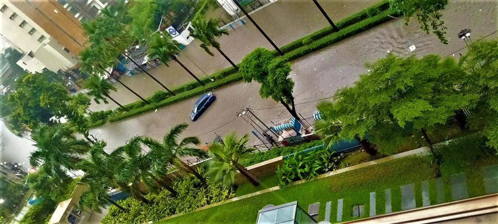 Salt lake Sector V under water due to rain