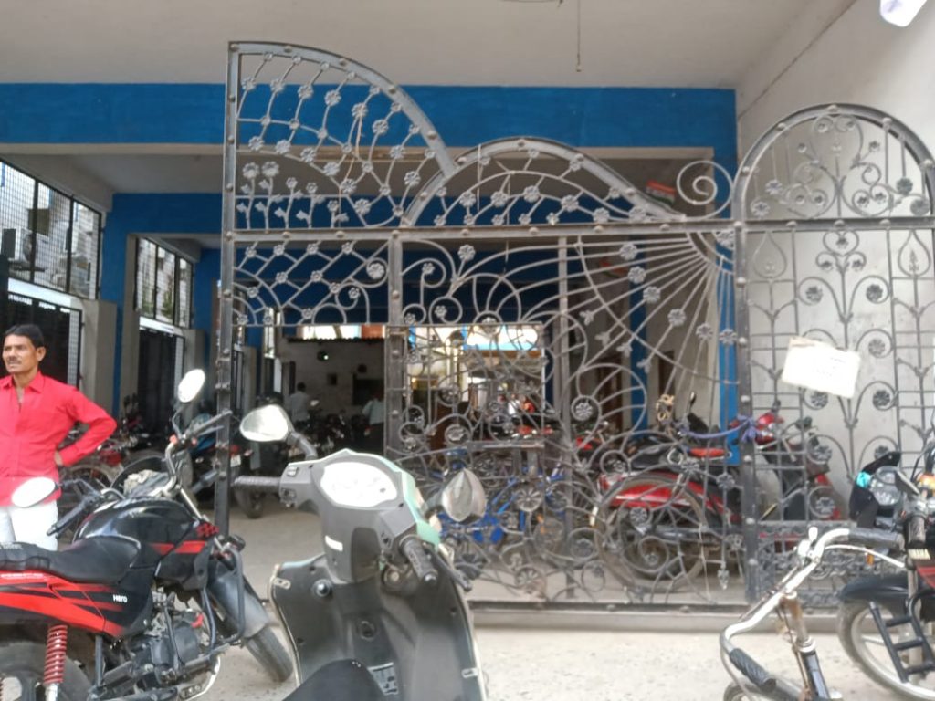 দুয়ারে সাংবাদিক - বালুরঘাট পুরসভার মা ক্যান্টিন এখন সাইকেল স্ট্যান্ড   নীলাদ্রি শেখর মুখার্জী 