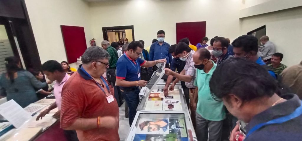 Sale - Autograph Collectors Club of India (Eastern Zone) are organising an Exhibition on Rare and Historical Autographs on paper& different Memorabilia 