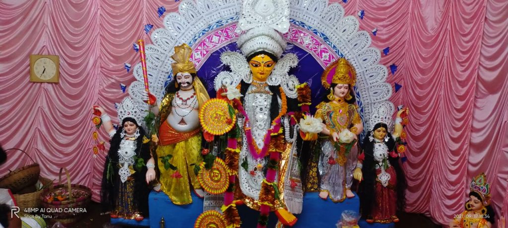 দুয়ারে সাংবাদিক - ভাদ্র মাসের সংক্রান্তিতে ৭৩ বছর ধরে মনসা মেলার পূজা চলছে বাঁকুড়া জেলার আচুড়ি গ্রামের বিড়ি তোড়া অঞ্চলে