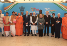 The Prime Minister, Shri Narendra Modi with the Italian Hindu Union- Sanatana Dharma Sangha, in Rome, Italy on October 29, 2021.