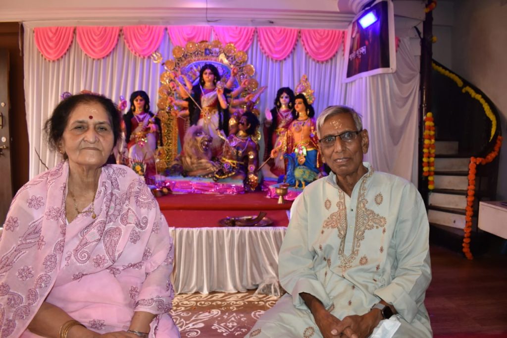 দুয়ারে সাংবাদিক - প্রবাসে দূর্গা - বেঙ্গালুরুতে জমজমাট পাল বাড়ির দুর্গাপুজো 