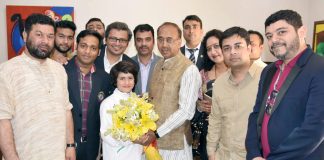 8-year-old World Kickboxing champion Tajamul Islam from J&K, meeting the Minister of State for Youth Affairs and Sports (I/C), Water Resources, River Development and Ganga Rejuvenation, Shri Vijay Goel, in New Delhi on March 22, 2017.