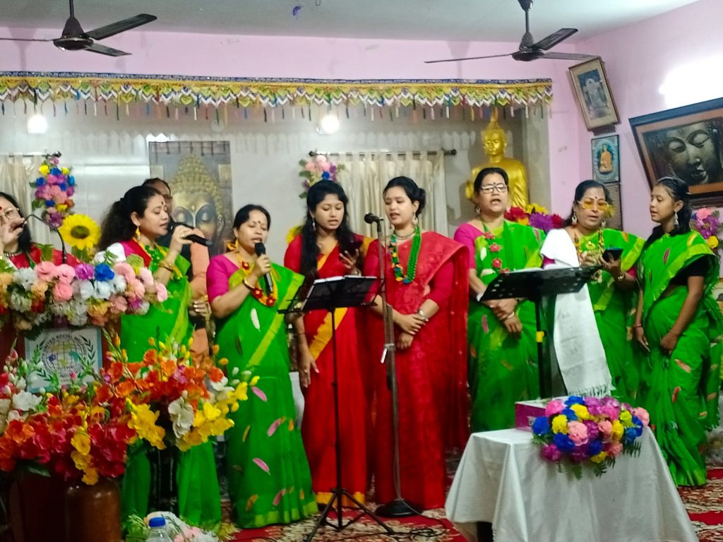 Singers singing Jhumur and Bihu